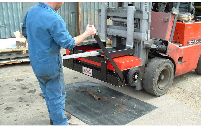 Easy to release collected ferrous waste from forklift magnetic sweeper